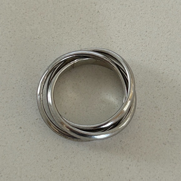 Silver Interlocked Wrap Ring by Urban Outfitters - Picture 4 of 14